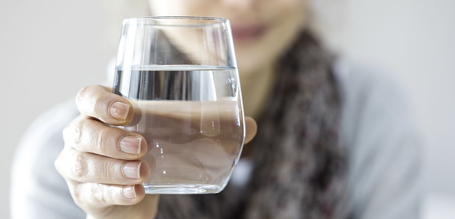 Kekurangan Minum Air Putih Dapat Menyebabkan Penuaan Dini
