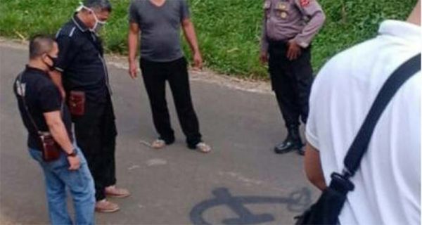 Geger! Warga Temukan Gambar Palu Arit di Tengah Jalan