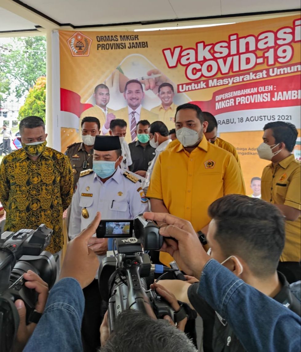 Ketua MKGR Jambi, Pinto Jayanegara Targetkan 10 Ribu Dosis Vaksin Gelombang Pertama untuk Masyarakat Umum