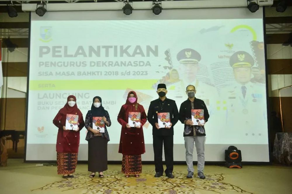 Wali Kota Jambi Fasha Launcing Buku Sejarah Batik Jambi