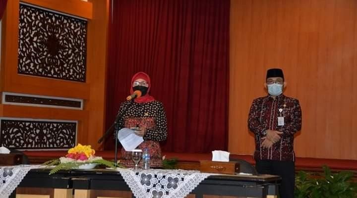 PJ Gubernur Jambi Hari Nur Cahya Focus Tangani Covid-19 Pada Hari Pertama Kerja