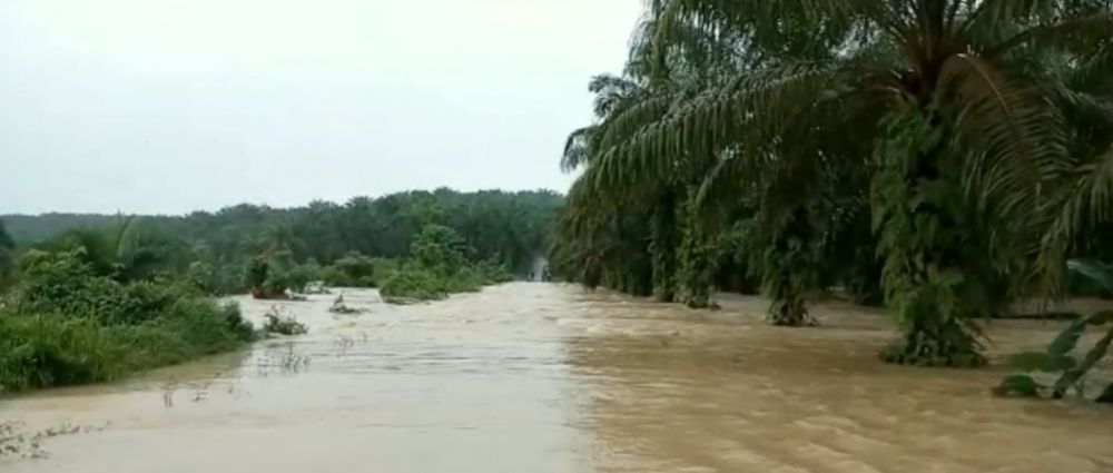 Akses Jalan Dua Kecamatan Terputus Sementara Akibat Banjir