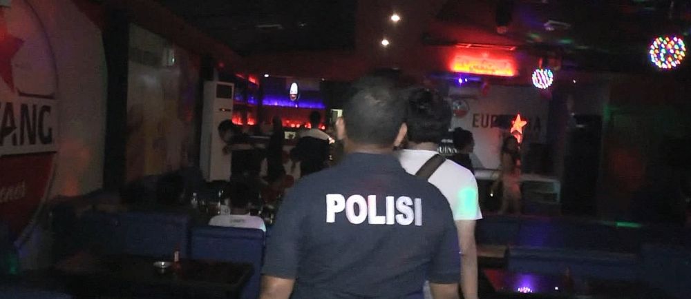 Razia Anti Narkoba Polda Jambi, Empat Pengunjung Dan Satu Wanita Pemandu Karaoke Diamankan Polisi