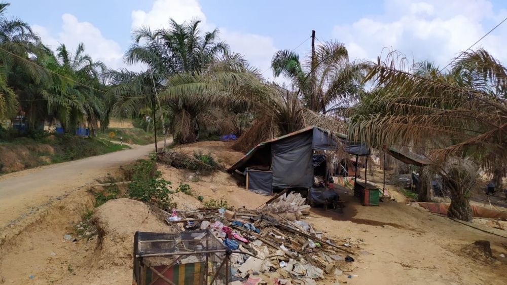 Pelaku Tutupi Sumur Minyak Dengan Sampah Untuk Kelabuhi Polisi