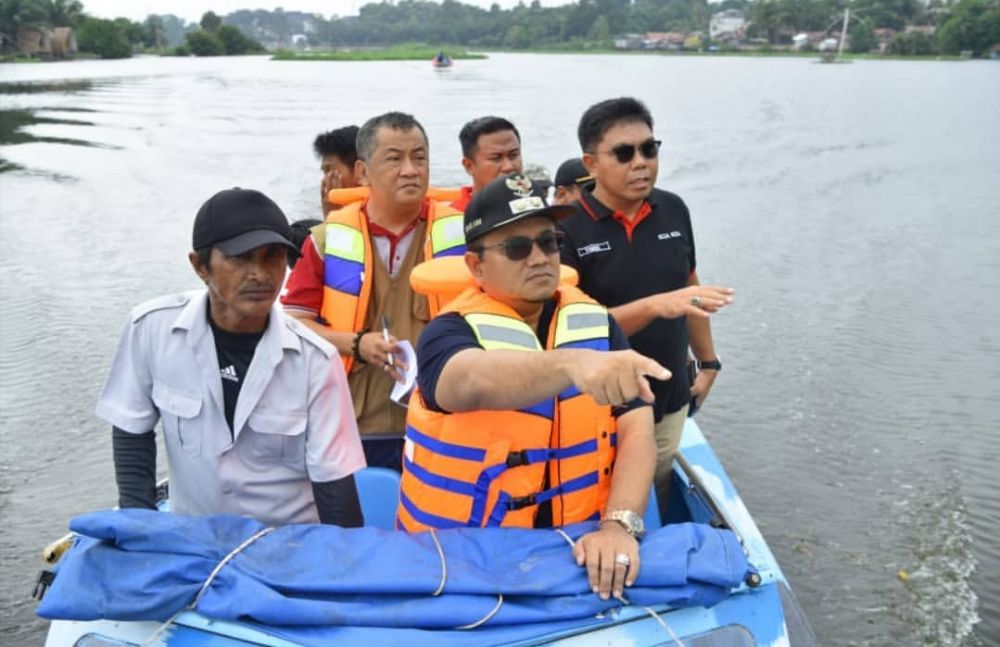 Jumlah Sampah Di Pintu Air Kelurahan Sungai Asam Terus Meningkat