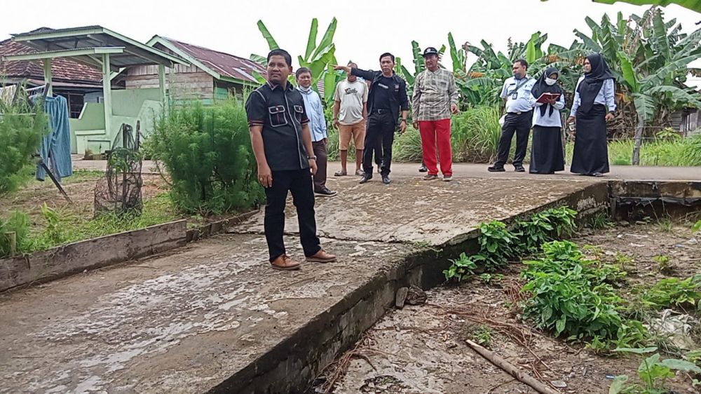 Masyarakat Tanjung Raden Minta Perintisan Jalan, Komisi III DPRD Kota Jambi Lakukan Tinjauan Ke Lokasi