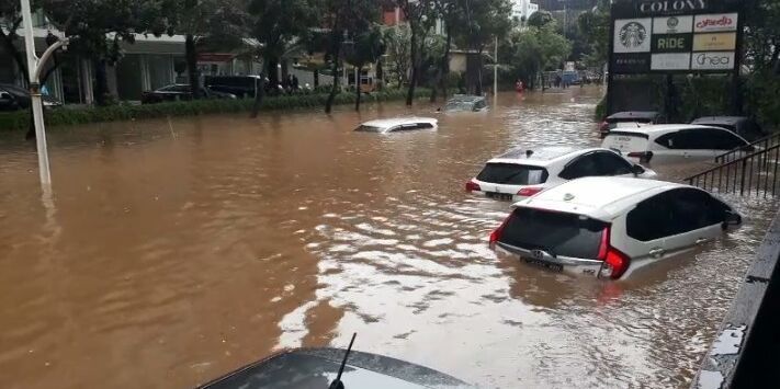 Banjir Jakarta Makan Korban, 5 Orang Meninggal Dunia, 49 RT Masih Terendam