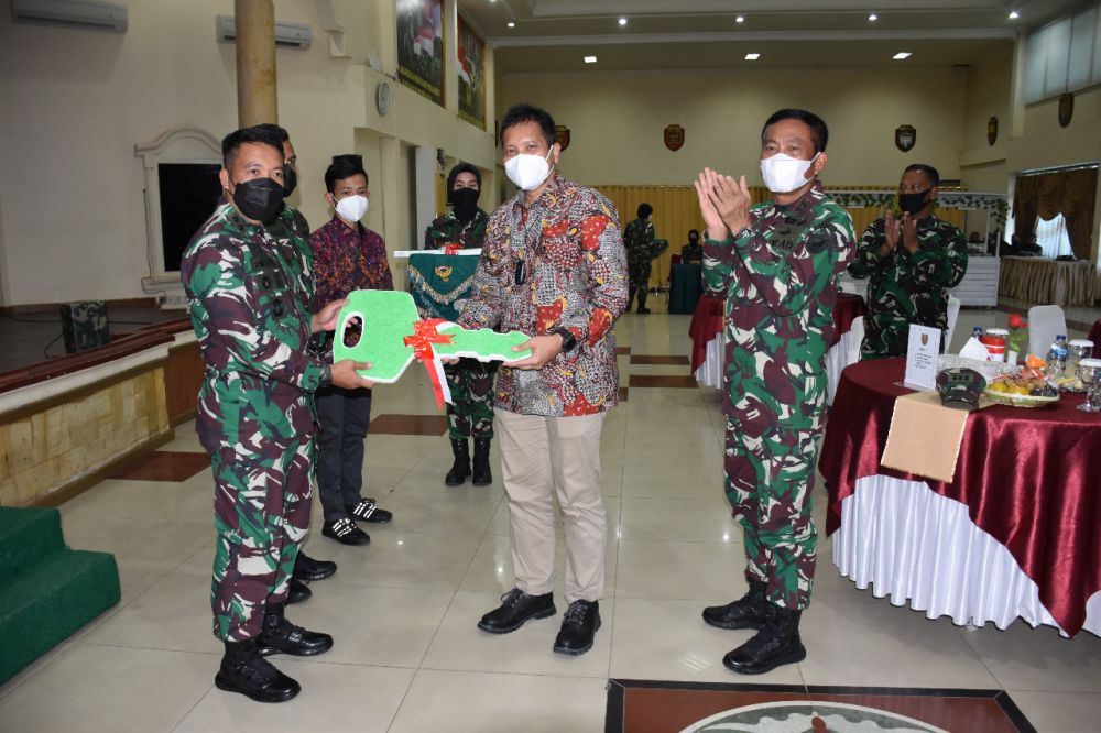 Perkuat Satgas BINTER TNI AD, SKK Migas–KKKS Sumbagsel serahkan kendaraan operasional untuk mendukung Kelancaran Operasional Hulu Migas di Wilayah Sumbagsel