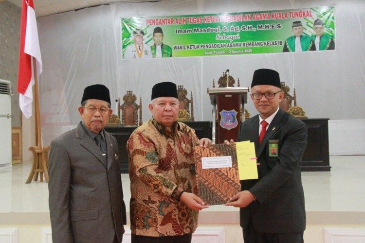 Bupati Safrial Hadiri Pelantikan Ketua Pengadilan Agama Kuala Tungkal