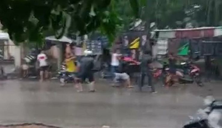 Viral!! Aksi Tawuran di Kebun Handil Heboh di Media Sosial