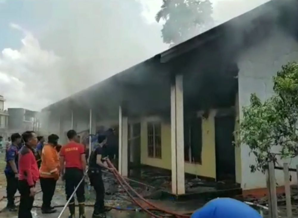 Si Jago Merah Mengamuk, Bedeng Empat Pintu Ludes Terbakar