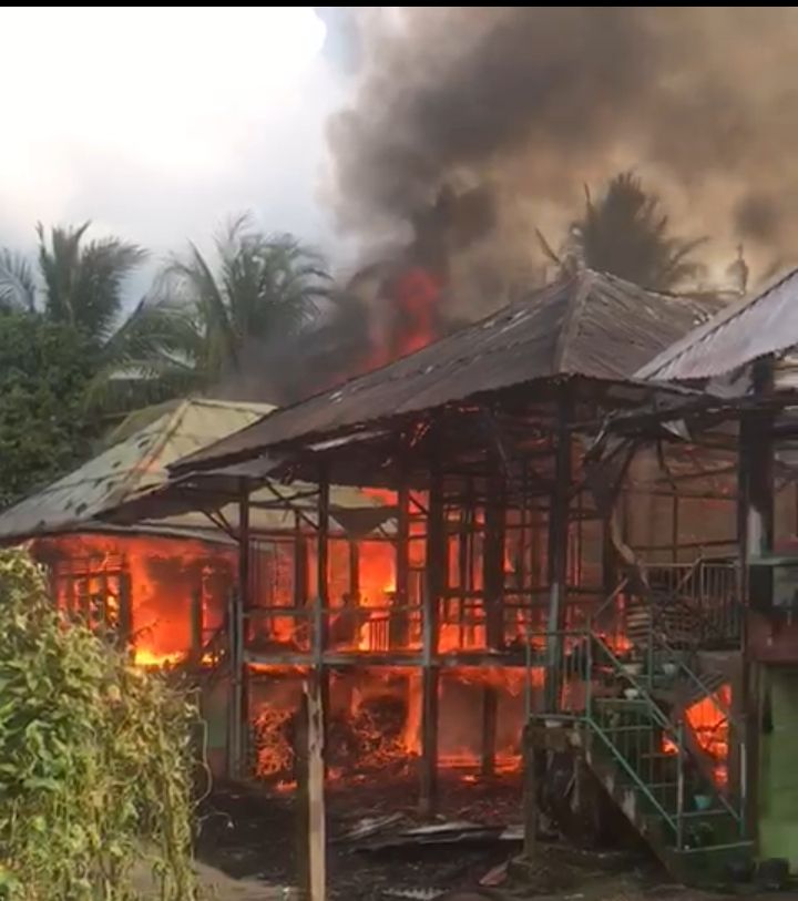 Kebakaran Landa Kecamatan bathin VIII, Tiga Rumah Hangus Rata Dengan Tanah