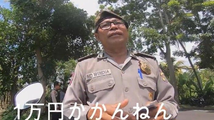 Beredar Video Polisi Minta Uang Tilang Ke WNA