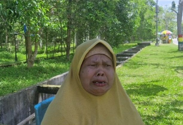 Urus Surat Tanah, Nenek Normi Menangis Dimintai Setengah Hektare Oknum Kades